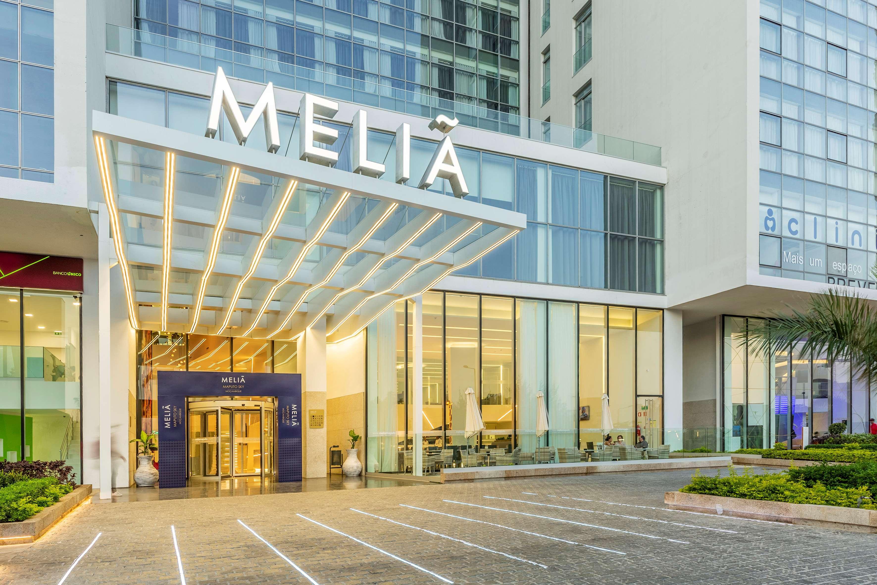 Melia Maputo Sky Hotel Exterior photo